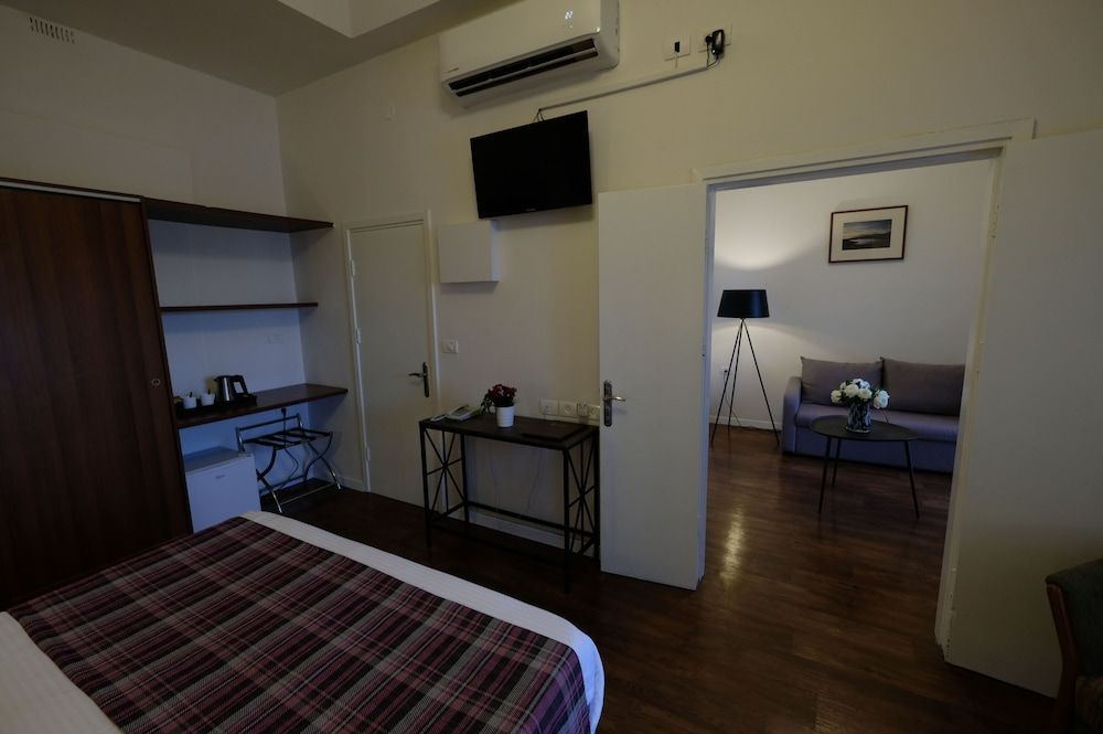 Suite, Balcony, City View