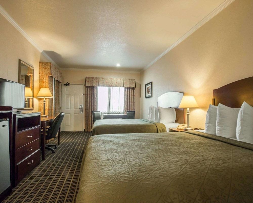 Standard Room, 2 Queen Beds, Accessible, Non Smoking (Roll-In Shower, Pet Friendly)