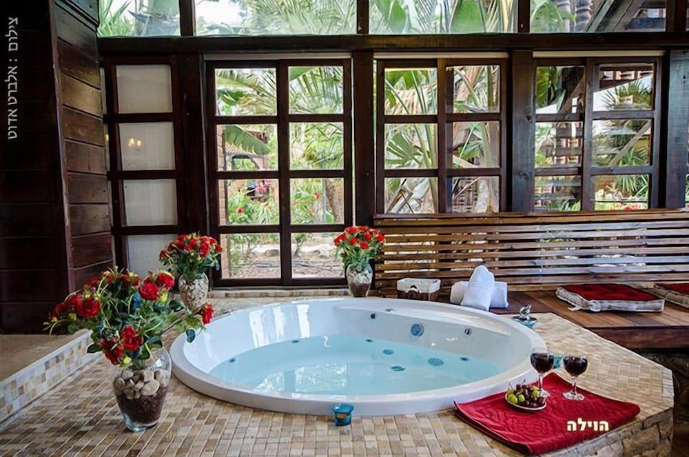 The Pearl of the Golan - Pnina BaGolan Luxury Suite, 5 Bedrooms 20