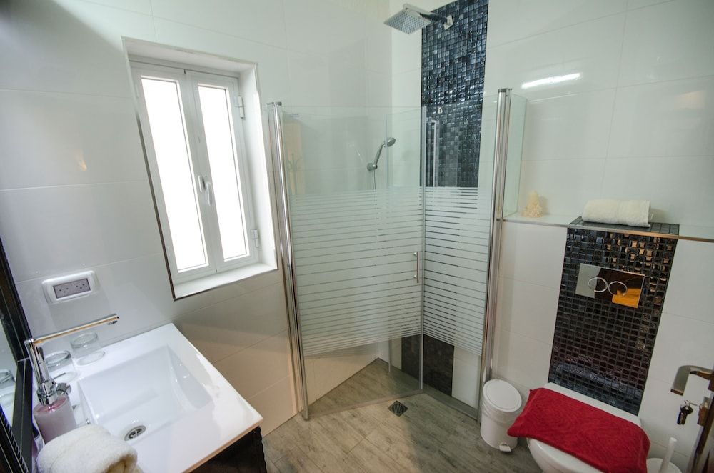 The Pearl of the Golan - Pnina BaGolan Luxury Suite, 5 Bedrooms 16