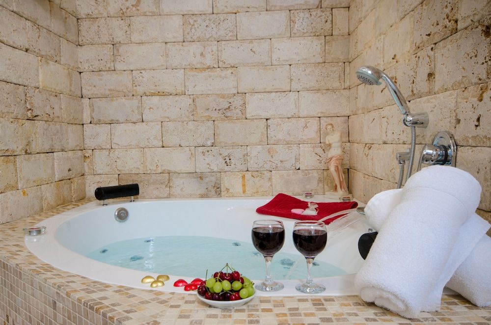 The Pearl of the Golan - Pnina BaGolan Luxury Suite, 5 Bedrooms 19