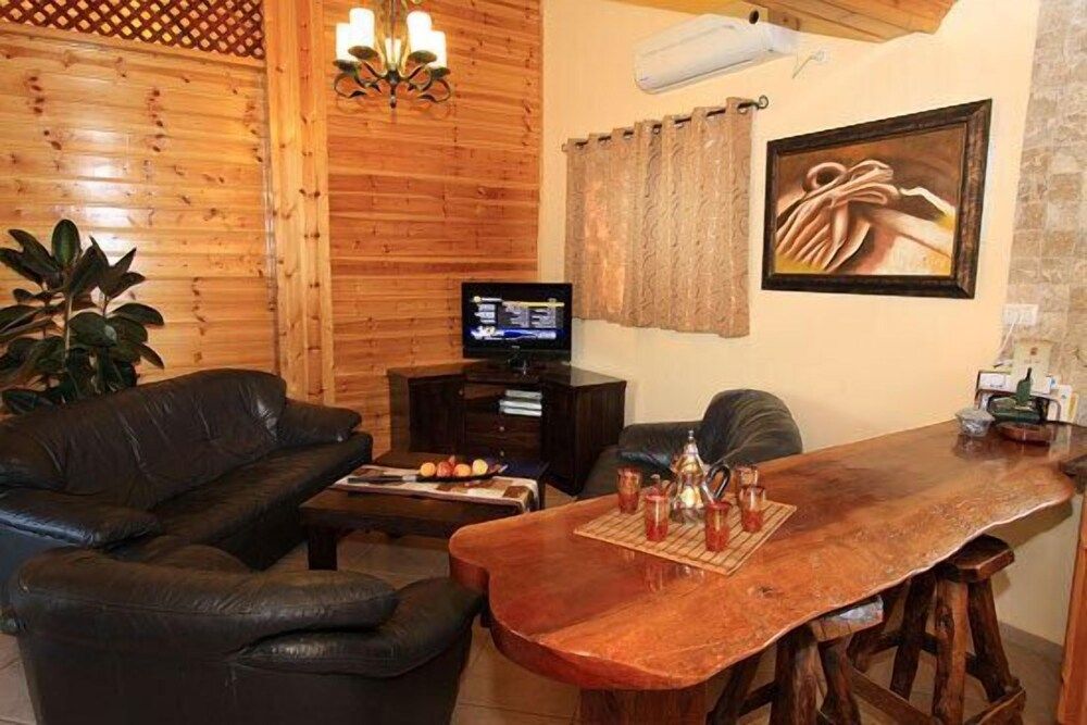 The Pearl of the Golan - Pnina BaGolan Deluxe Suite, 3 Bedrooms 14