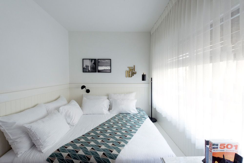 undefined Lily & Bloom Hotel 5