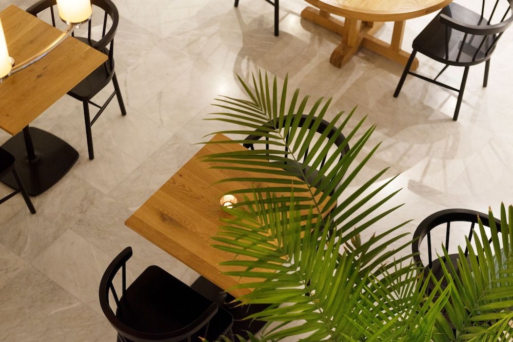 undefined Lily & Bloom Hotel 10