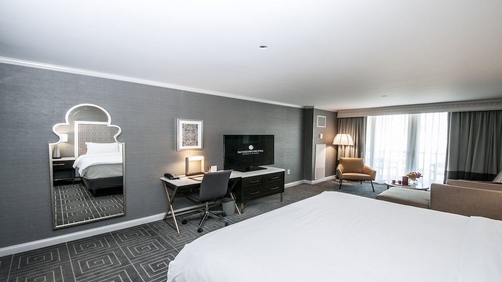 Premium Room, 1 King Bed, Balcony, View (Plaza View)