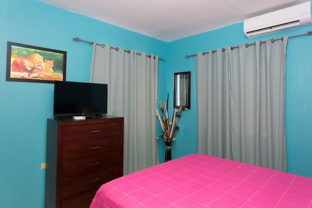 The Hellshire Beach House Family House, 2 Bedrooms, Kitchen, Partial Ocean View 2