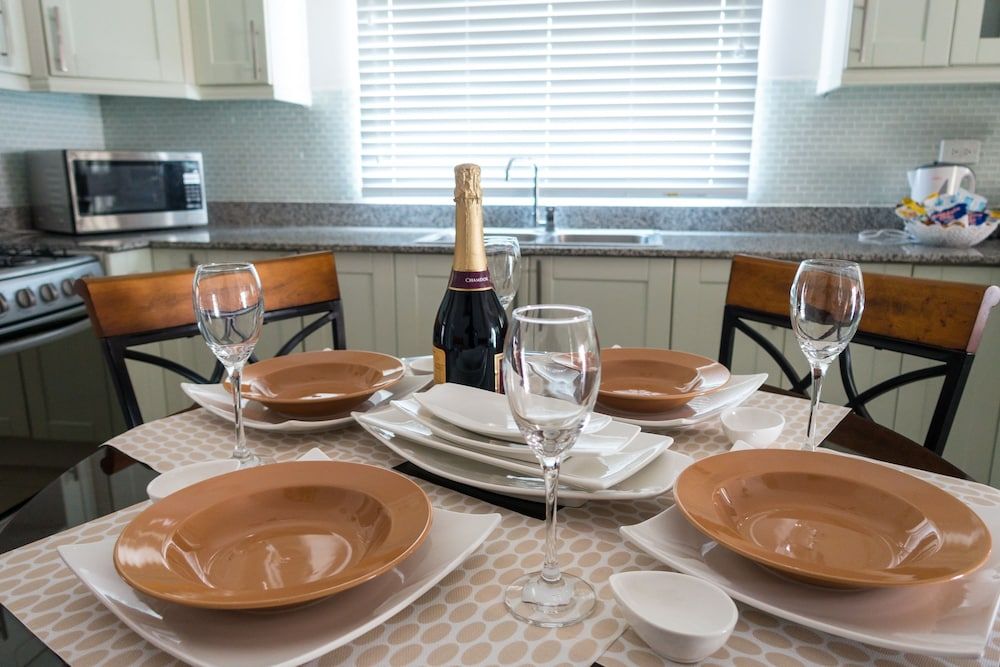 The Country Club Villa I Deluxe Room, 2 Bedrooms, Pool Access, Garden View 5