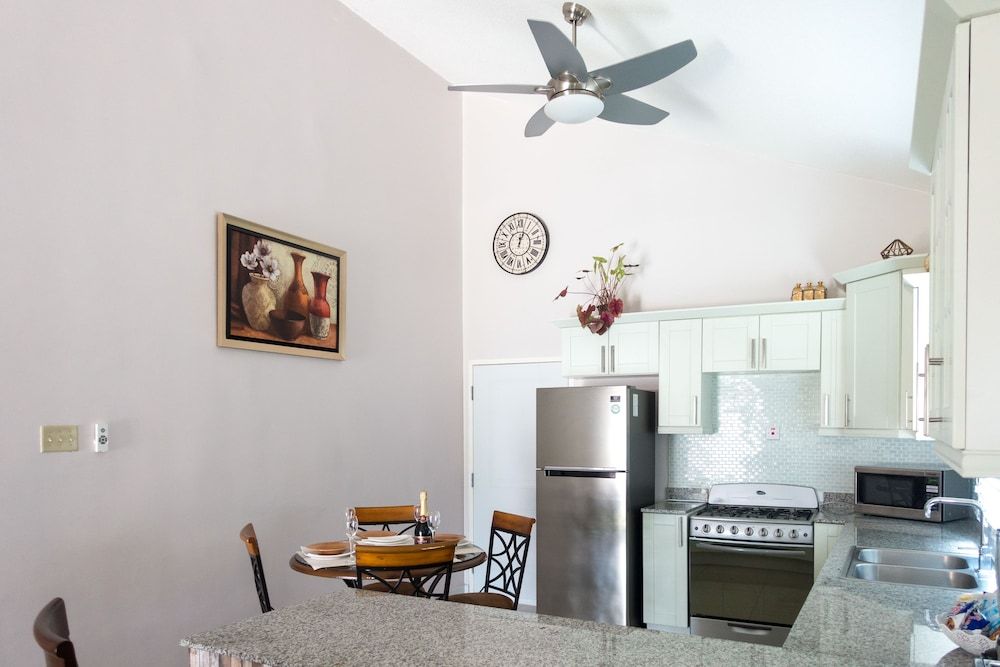 The Country Club Villa I Deluxe Room, 2 Bedrooms, Pool Access, Garden View 7