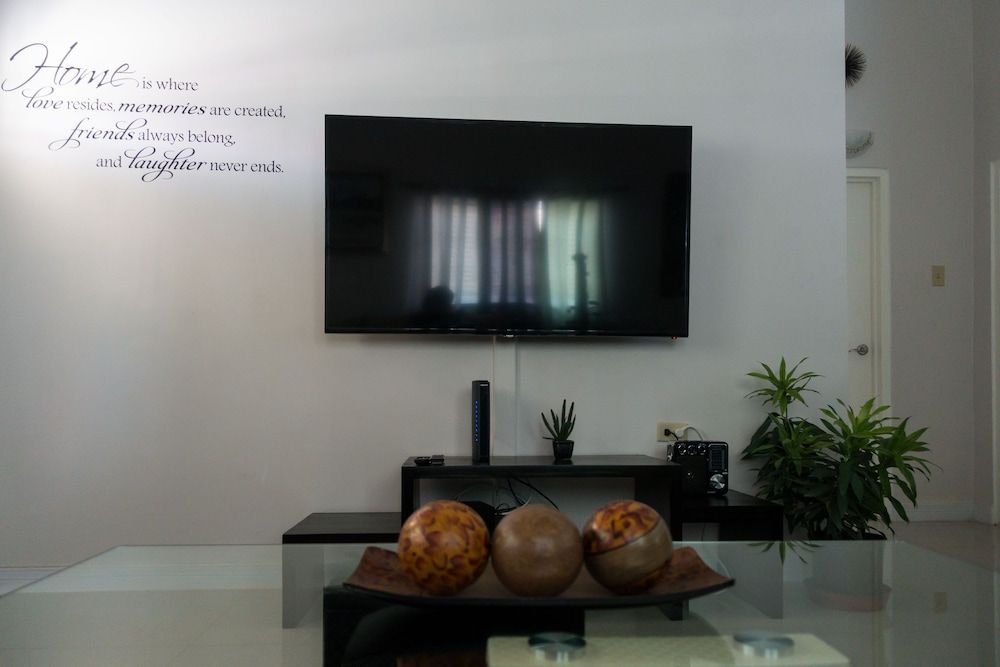 The Country Club Villa I Deluxe Room, 2 Bedrooms, Pool Access, Garden View 8