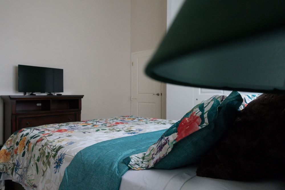 The Country Club Villa I Deluxe Room, 2 Bedrooms, Pool Access, Garden View 3