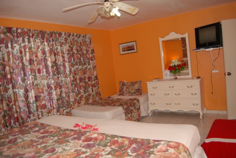 PinkHibiscus Guest House