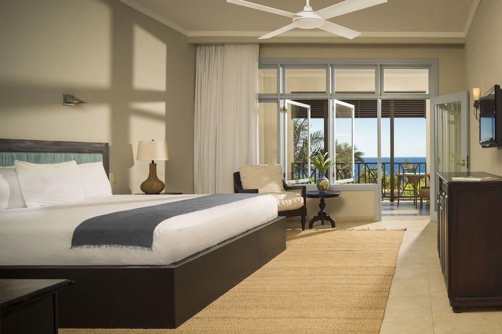 The Cliff Hotel Junior Studio Suite 3