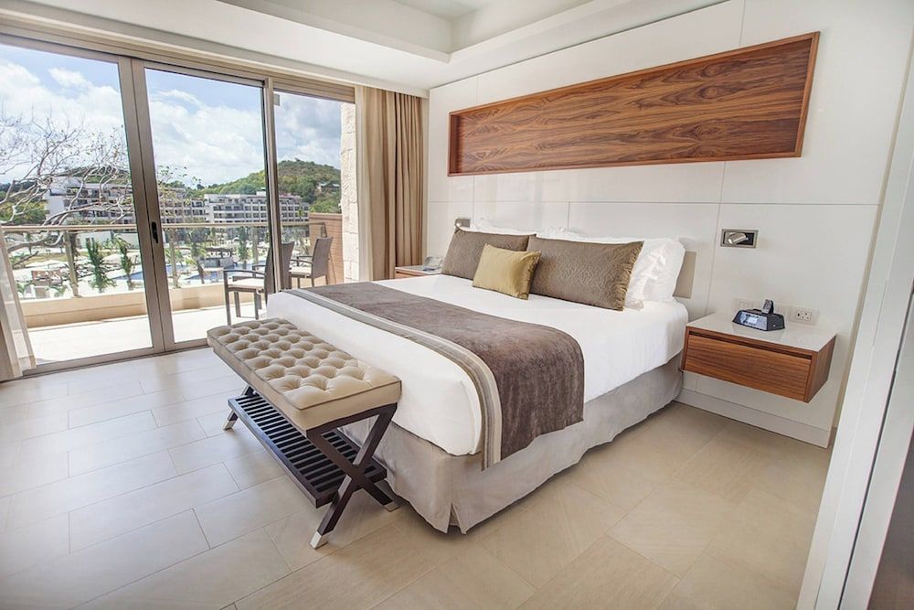 Luxury Family Suite ocean view