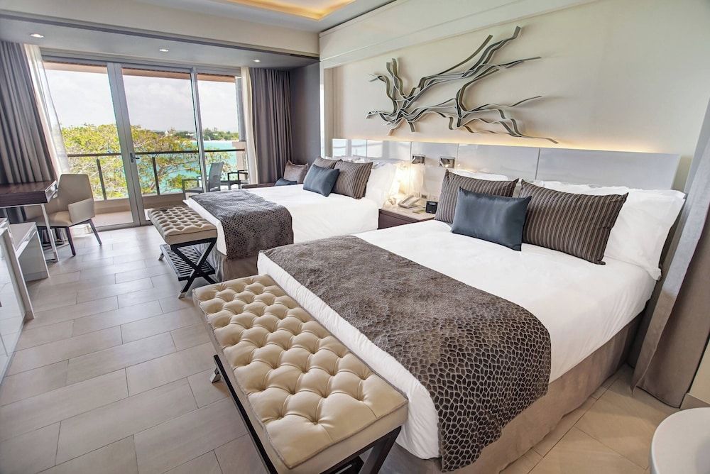 Luxury Presidential one Bedroom ocean view Diamond Club