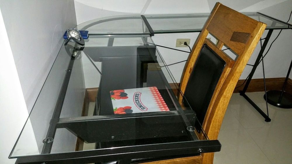 Modern London Decor Guest Apartments Exclusive Apartment, 2 Bedrooms, Pool Access, Mountain View 16