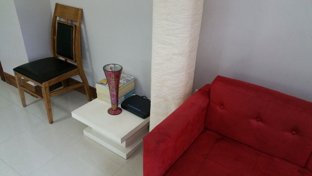 Modern London Decor Guest Apartments Exclusive Apartment, 2 Bedrooms, Pool Access, Mountain View 18