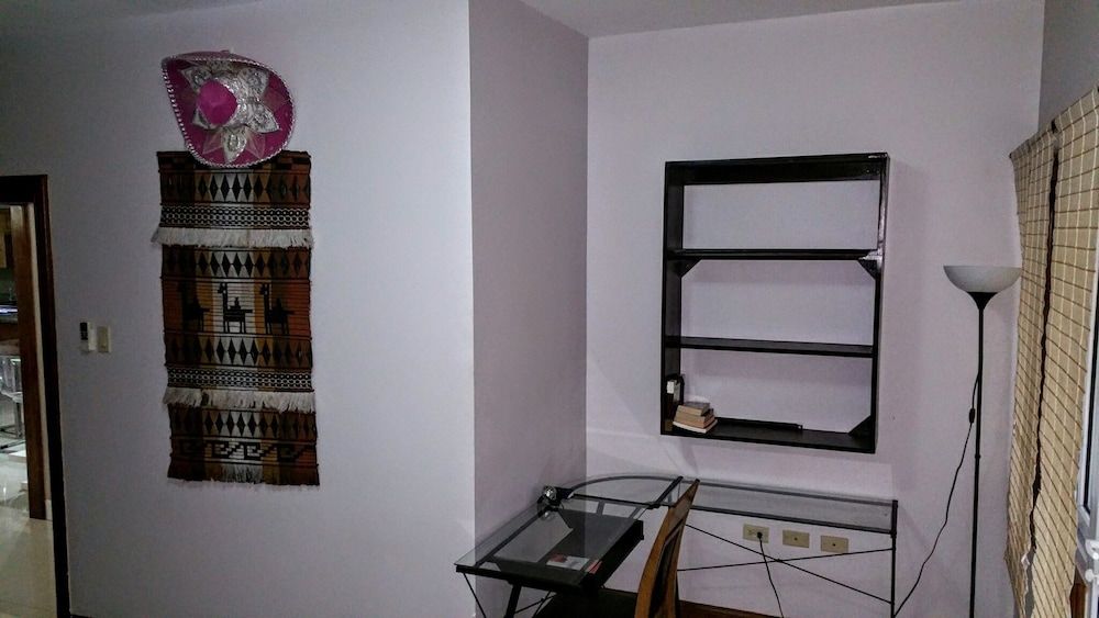 Modern London Decor Guest Apartments Exclusive Apartment, 2 Bedrooms, Pool Access, Mountain View 17