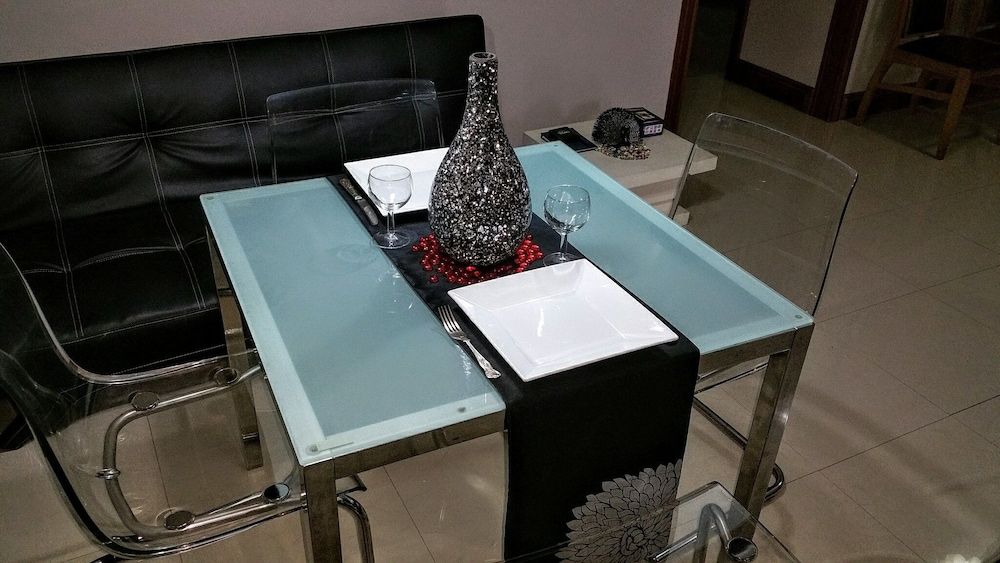 Modern London Decor Guest Apartments Exclusive Apartment, 2 Bedrooms, Pool Access, Mountain View 22