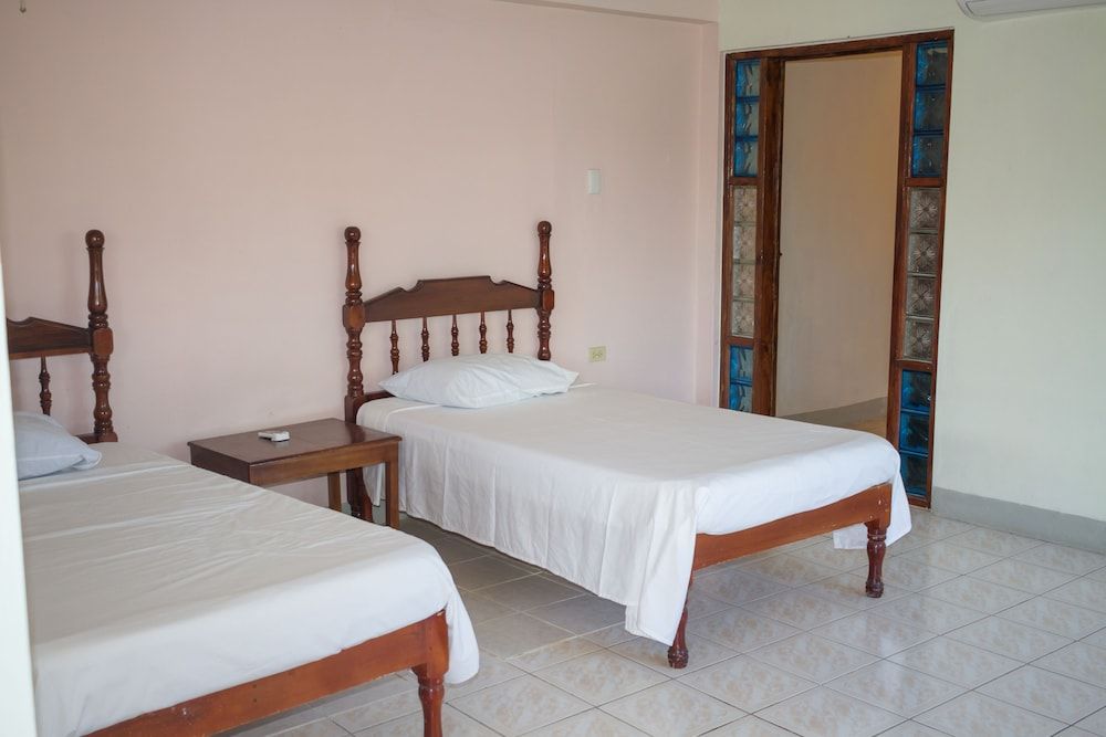 Luxury Twin Room, 1 Bedroom, Smoking, Garden View