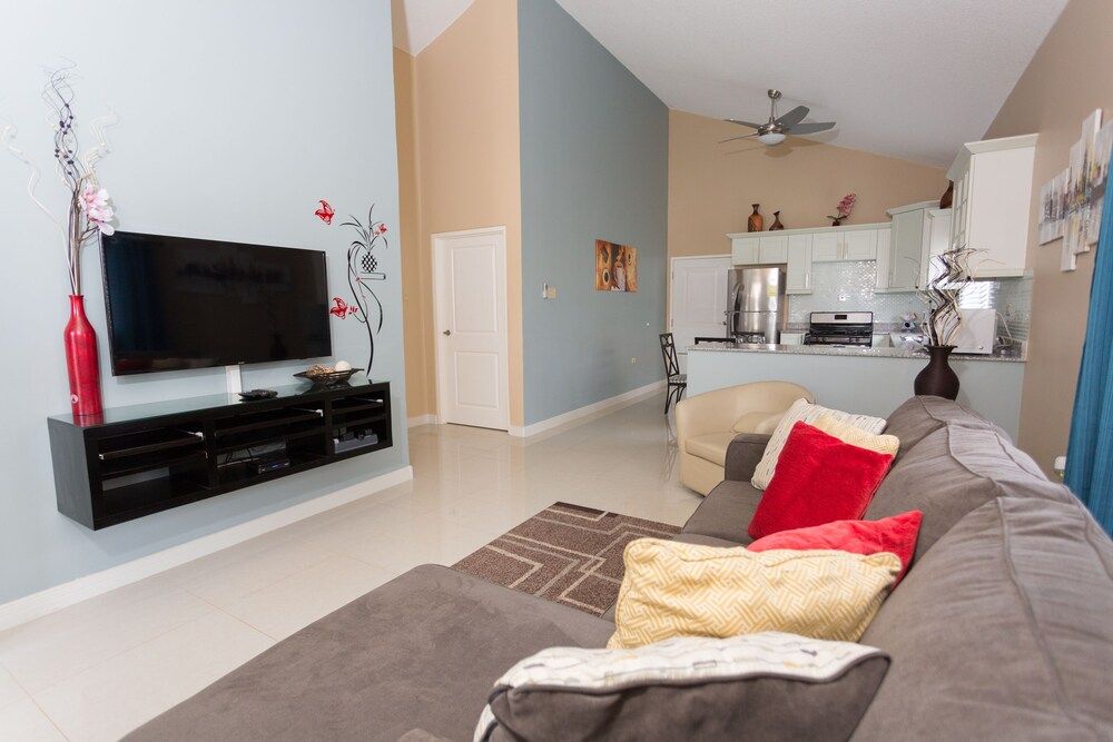 The Country Club Villa II Family Villa, 2 Bedrooms, Pool Access, Hill View 12