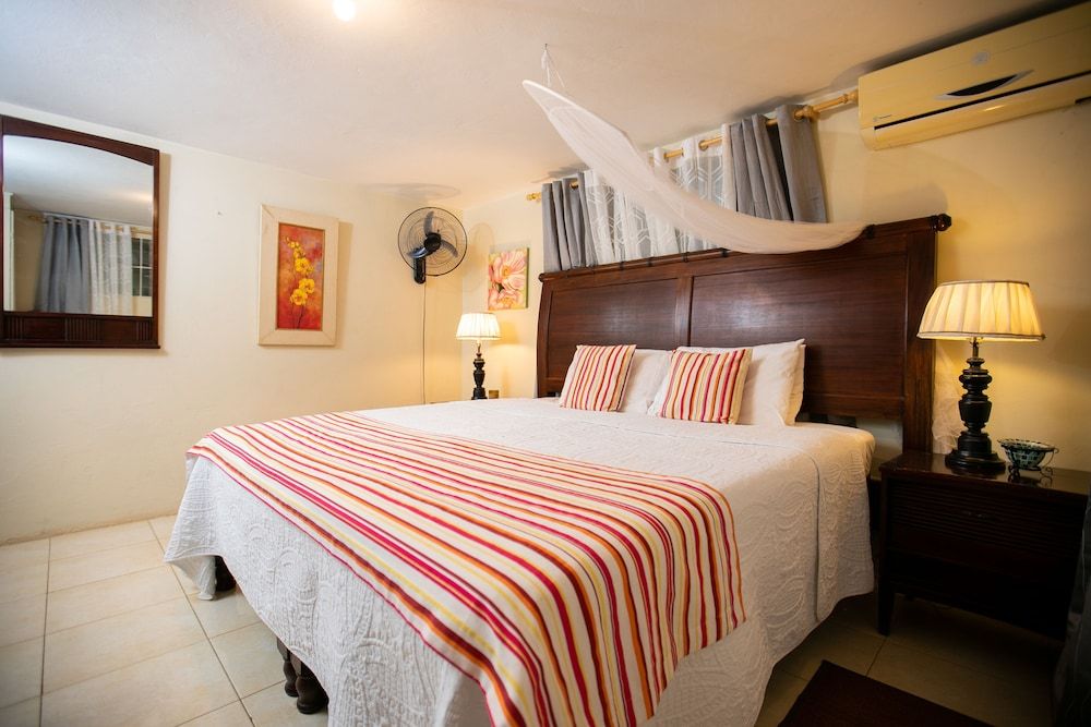 Superior Suite, 1 Bedroom, Kitchen, Garden View