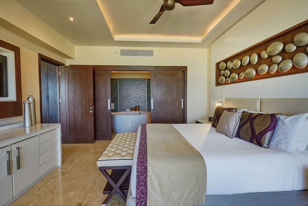 Luxury Chairmans Ocean view Two Bedroom Suite Diamond Club