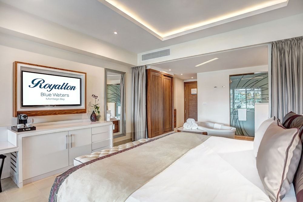 Luxury Junior Suite Ocean View Diamond Club