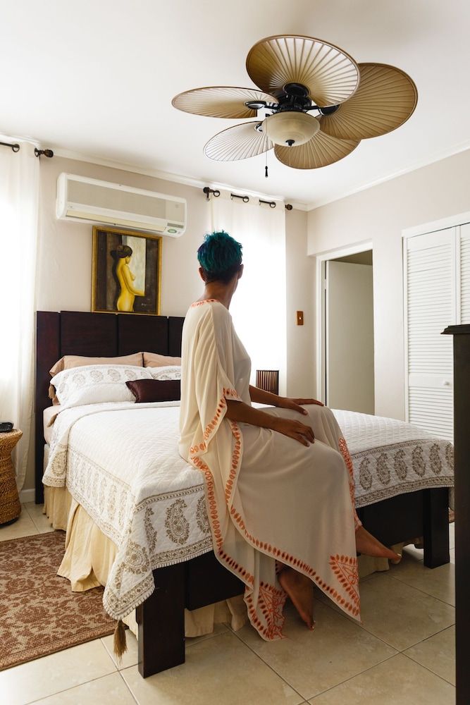 Premium Apartment, 1 Queen Bed, Kitchen, Mountain View
