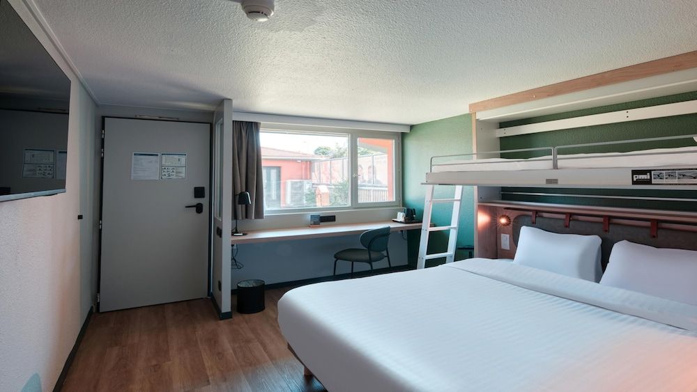 Standard Room, Multiple Beds