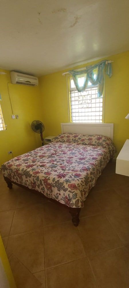 Sunflower Villas Cottage, 3 Bedrooms 2