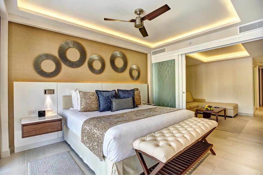 Luxury Penthouse One Bedroom Suite Ocean View Terrace Jacuzzi Diamond Club