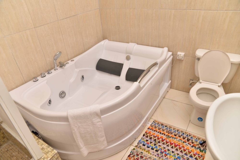 Chateau Margarite Hotel Exclusive Single Room, 1 King Bed 2