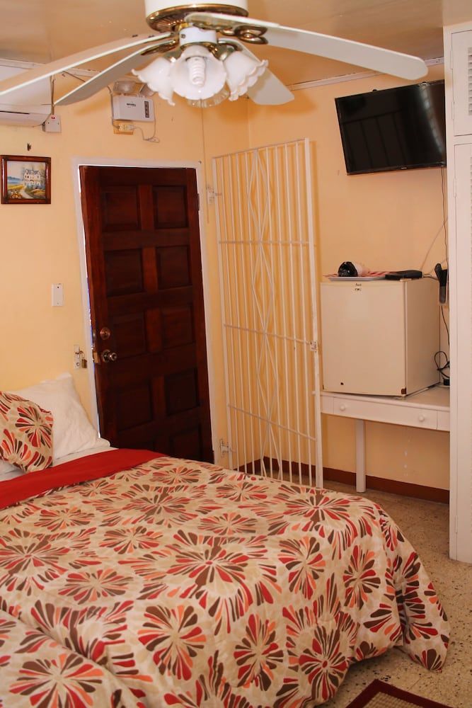 Hunter's Rest Villa Standard Room, 1 Double Bed, Ocean View 2
