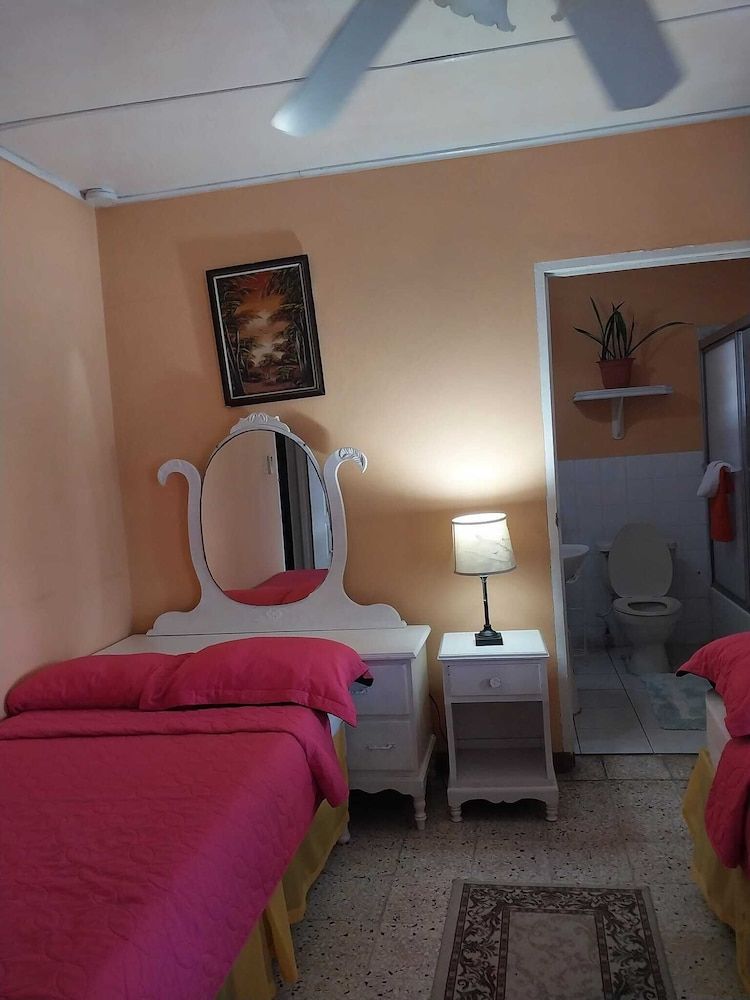 Hunter's Rest Villa Standard Room, 1 Double Bed, Ocean View 5