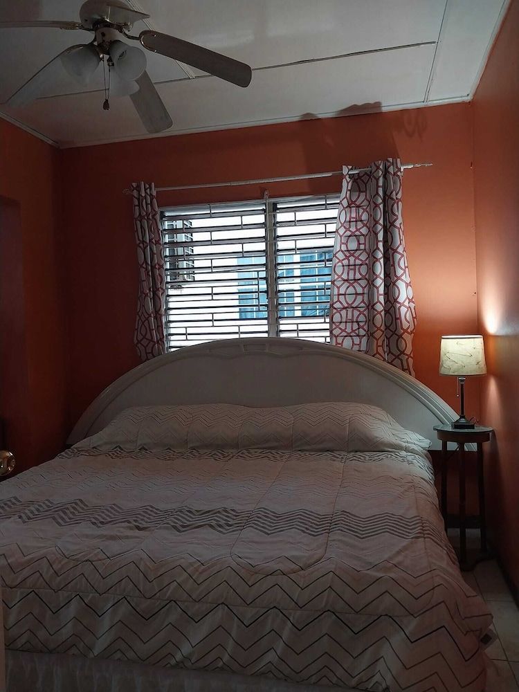 Hunter's Rest Villa Standard Room, 1 King Bed, Ocean View 5