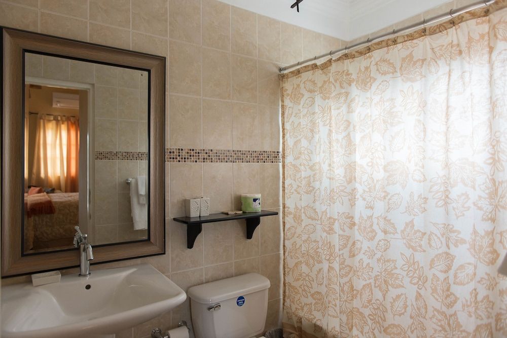 Khastle Khodero Room, 1 Queen Bed, Balcony, Ocean View (Orange Room) 6