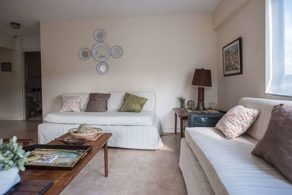 Turtle Towers Apartments Deluxe Apartment, 2 Bedrooms 5