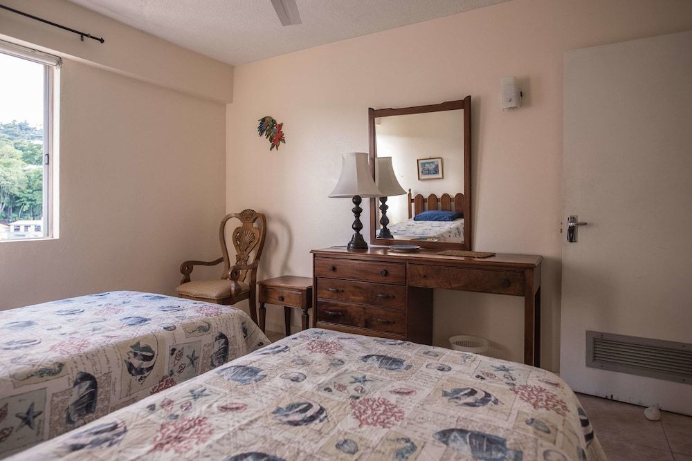 Turtle Towers Apartments Deluxe Apartment, 2 Bedrooms 11