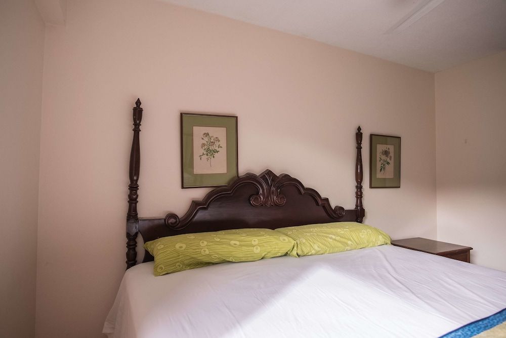 Turtle Towers Apartments Deluxe Apartment, 2 Bedrooms 4