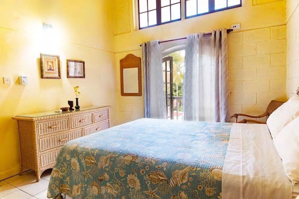 Ocho Rios Boardwalk Apartment Romantic Apartment, 2 Bedrooms, 2 Bathrooms, Partial Sea View