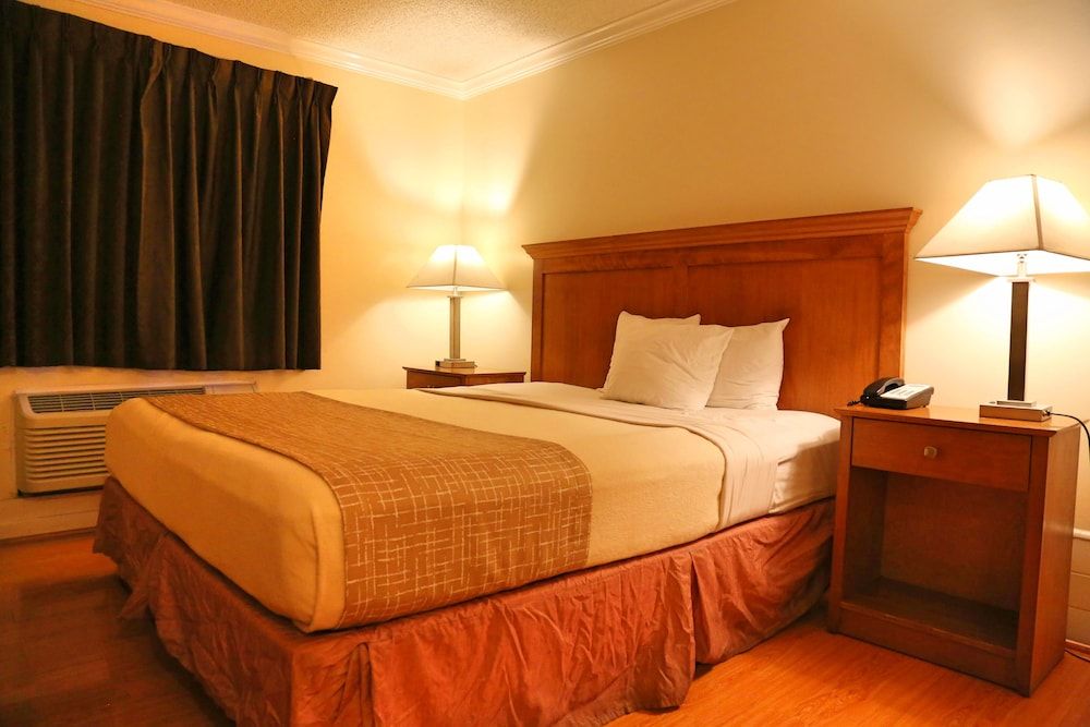 Room, 1 King Bed, Accessible, Non Smoking