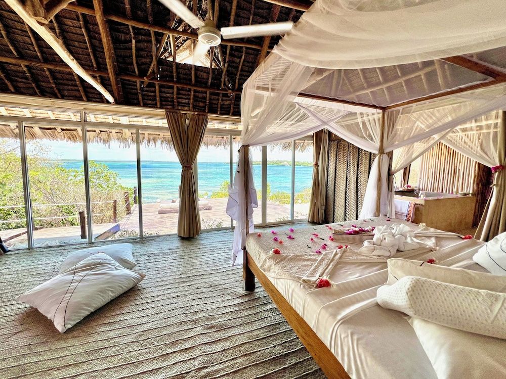 Rock and Sea Resort Panoramic Cottage, 1 King Bed, Ocean View 6