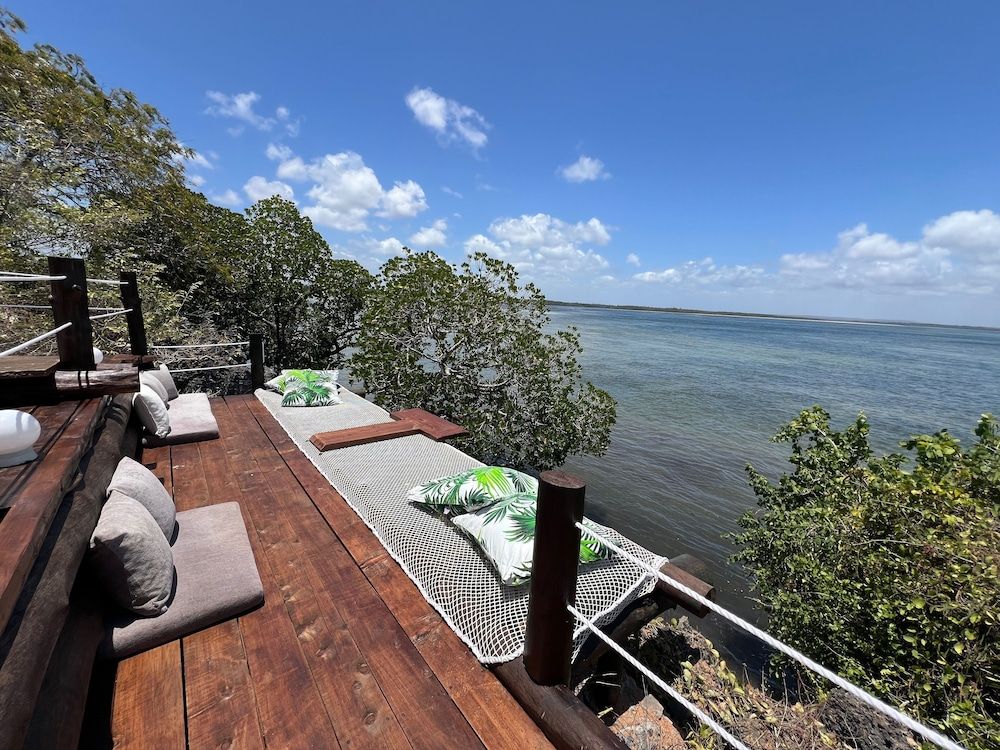 Rock and Sea Resort Panoramic Cottage, 1 King Bed, Ocean View 10