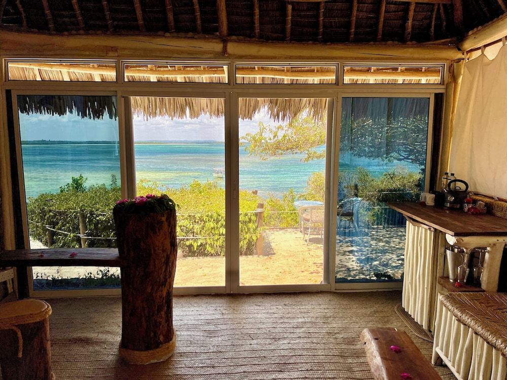 Rock and Sea Resort Panoramic Cottage, 1 King Bed, Ocean View 9