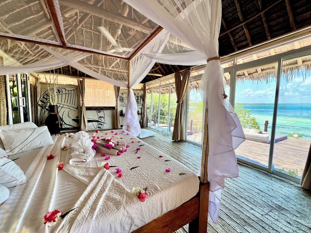 Rock and Sea Resort Panoramic Cottage, 1 King Bed, Ocean View 7