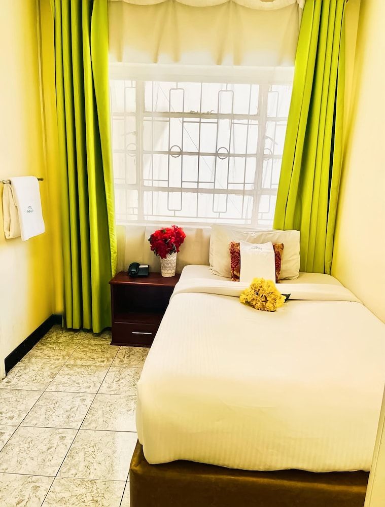 undefined Hotel Embassy 5