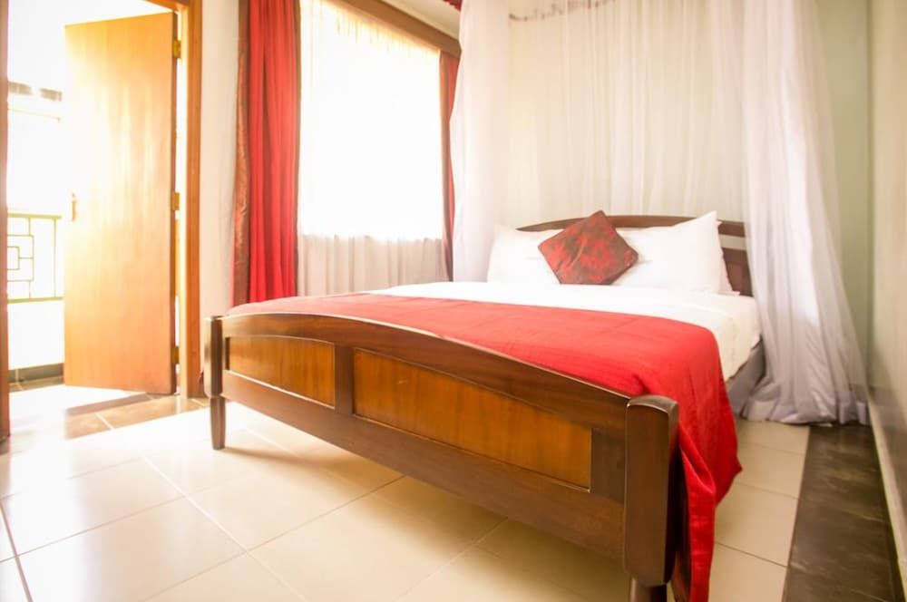 Desmond Tutu Conference Centre Standard Double Room, 1 Queen Bed, Balcony, City View 3