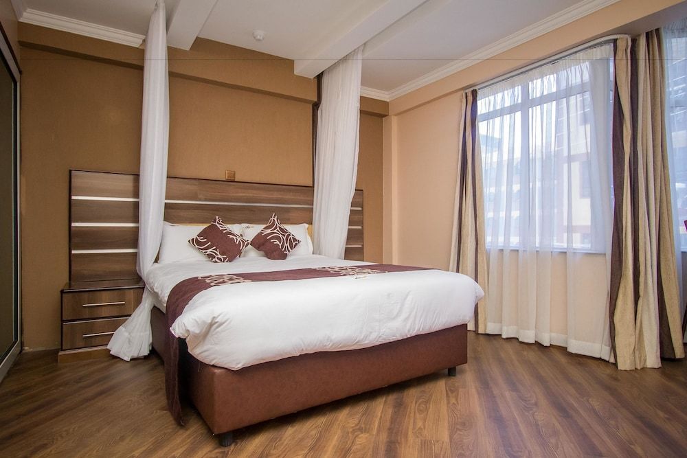 Airport Landing Hotel Deluxe Double Room 8