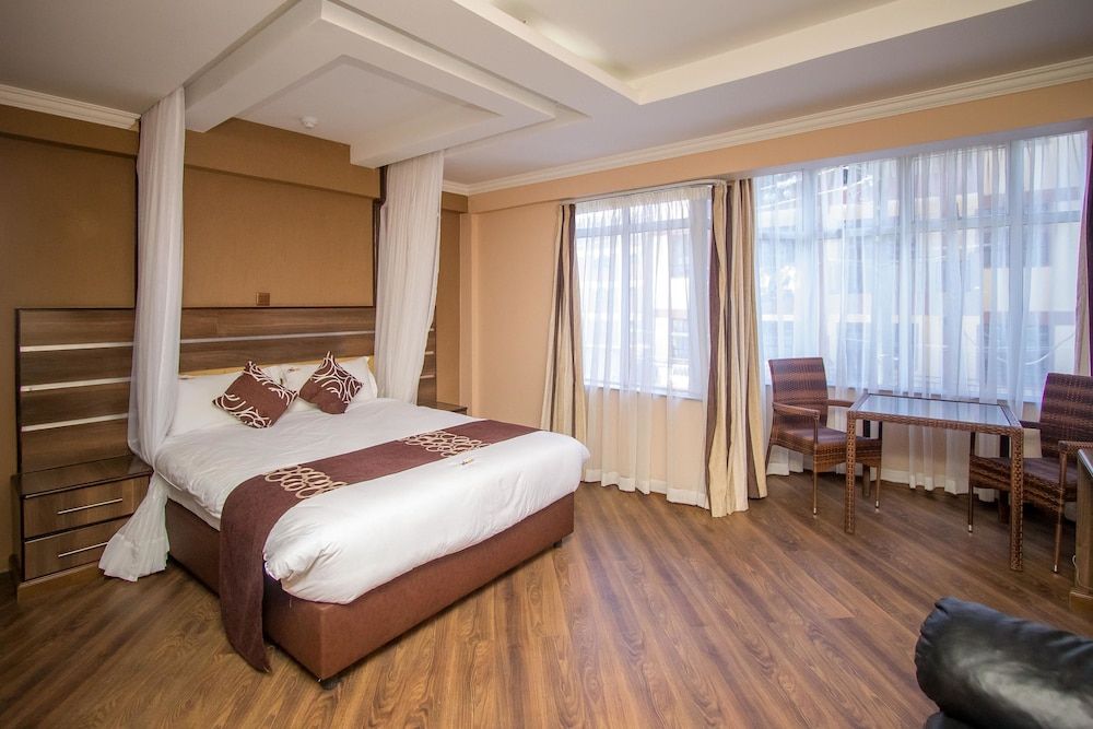 Airport Landing Hotel Deluxe Double Room 9