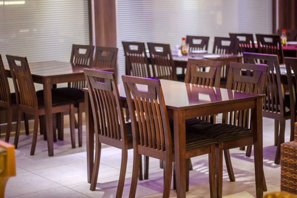 undefined Airport Landing Hotel 4